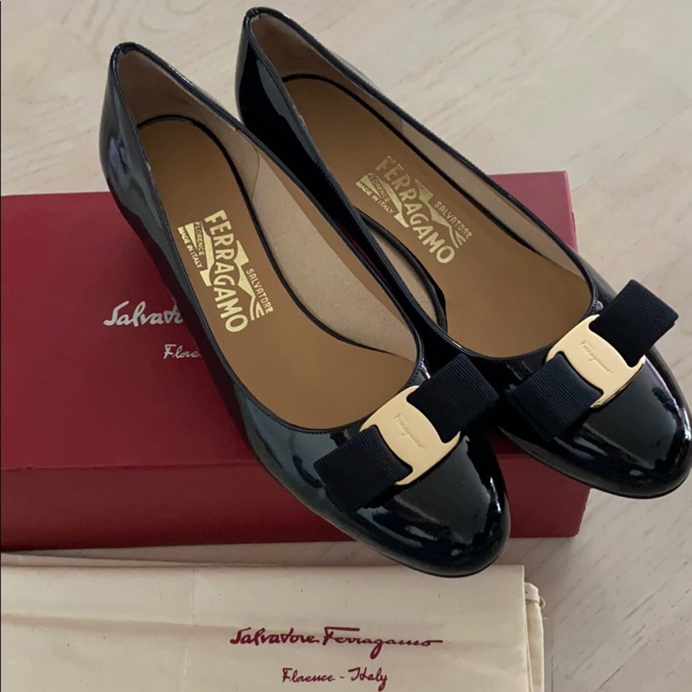 BRAND NEW Ferragamo Vara Patent Pumps